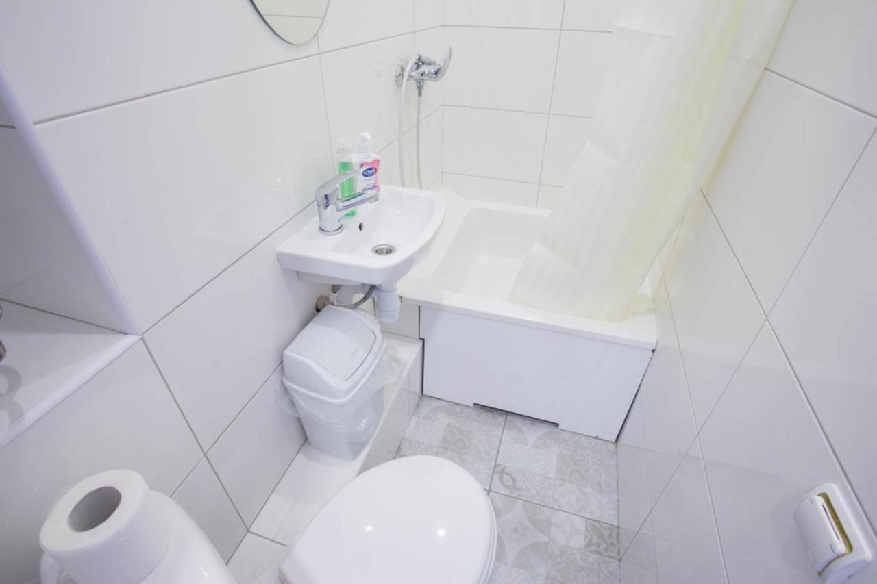 New Studio, Metro Yaroslava Mudroho And Universytet - Chernyshevska Str 95-3 카리프 외부 사진